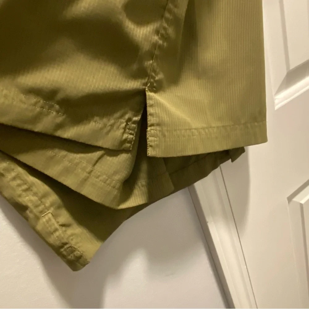 North Face Button Up Short Sleeve Performance Shirt Men’s Medium Army Green